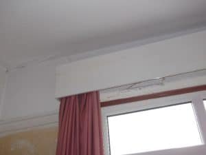 cracks in bedroom ceiling